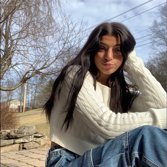 Meet your Posher, Gigi - Picture 2 of 4